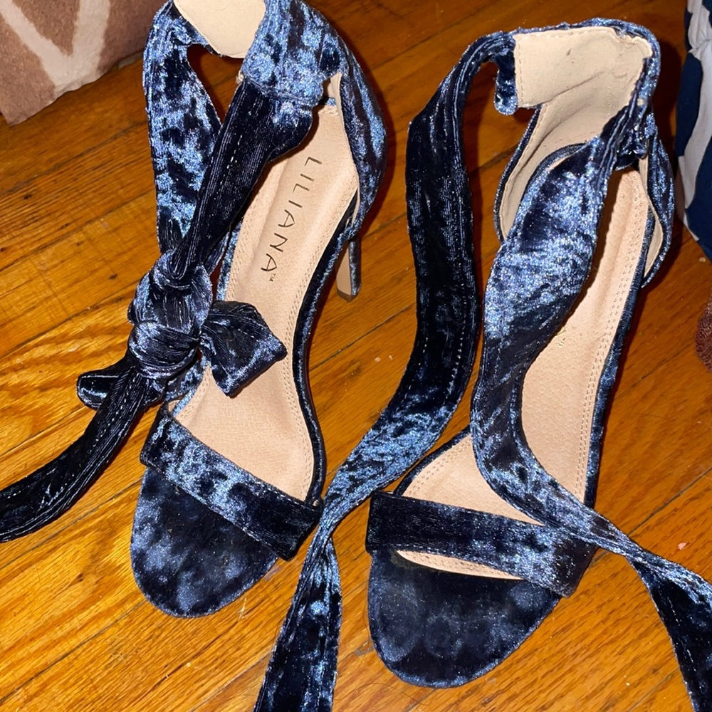 blue heels 💙